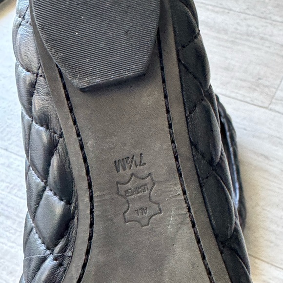 Tory Burch Gold Toe Ballet Flats - Barely used - Picture 3 of 3